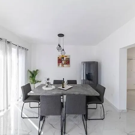 Apartamento By The Sea Petrcane, Zadar - 27511